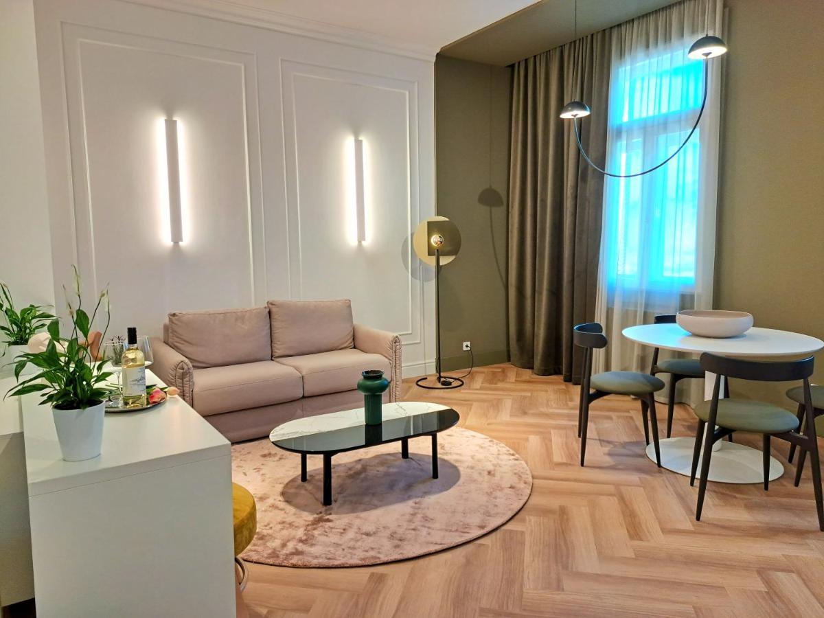 Hotel Domus Collis Дьор Екстериор снимка