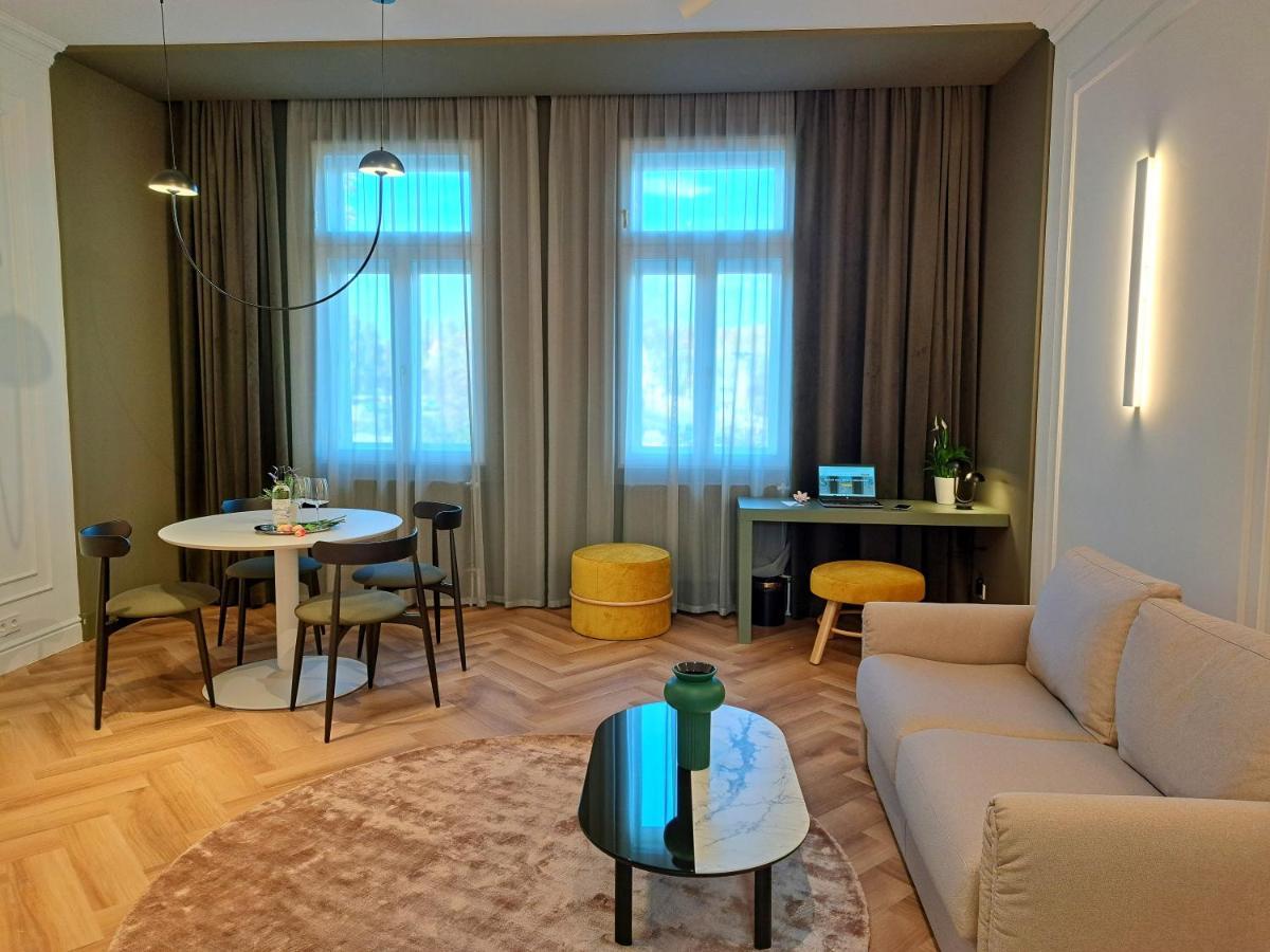 Hotel Domus Collis Дьор Екстериор снимка