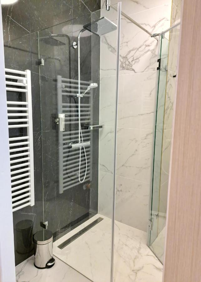 Hotel Domus Collis Дьор Екстериор снимка