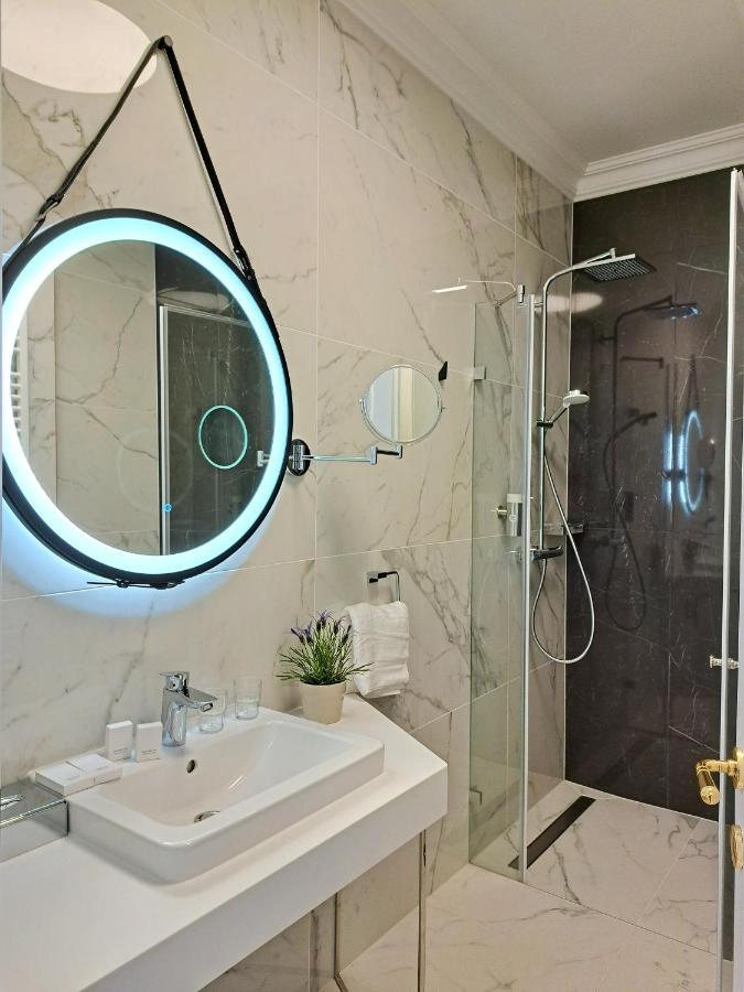Hotel Domus Collis Дьор Екстериор снимка