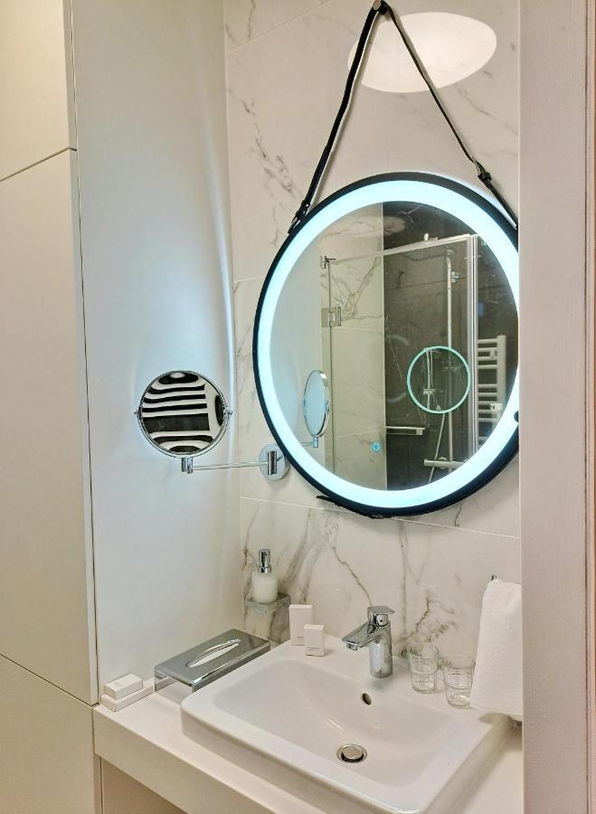 Hotel Domus Collis Дьор Екстериор снимка