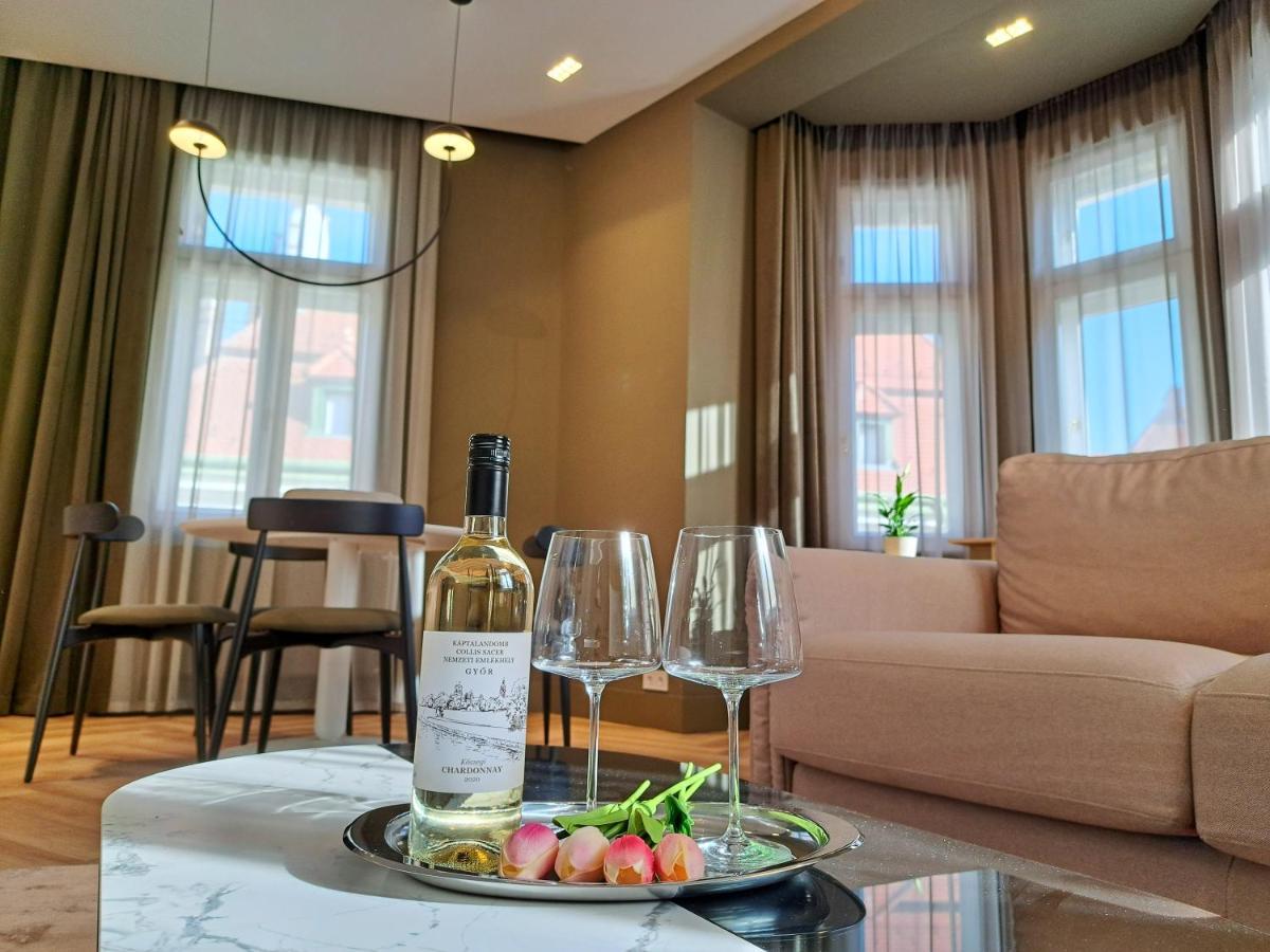 Hotel Domus Collis Дьор Екстериор снимка
