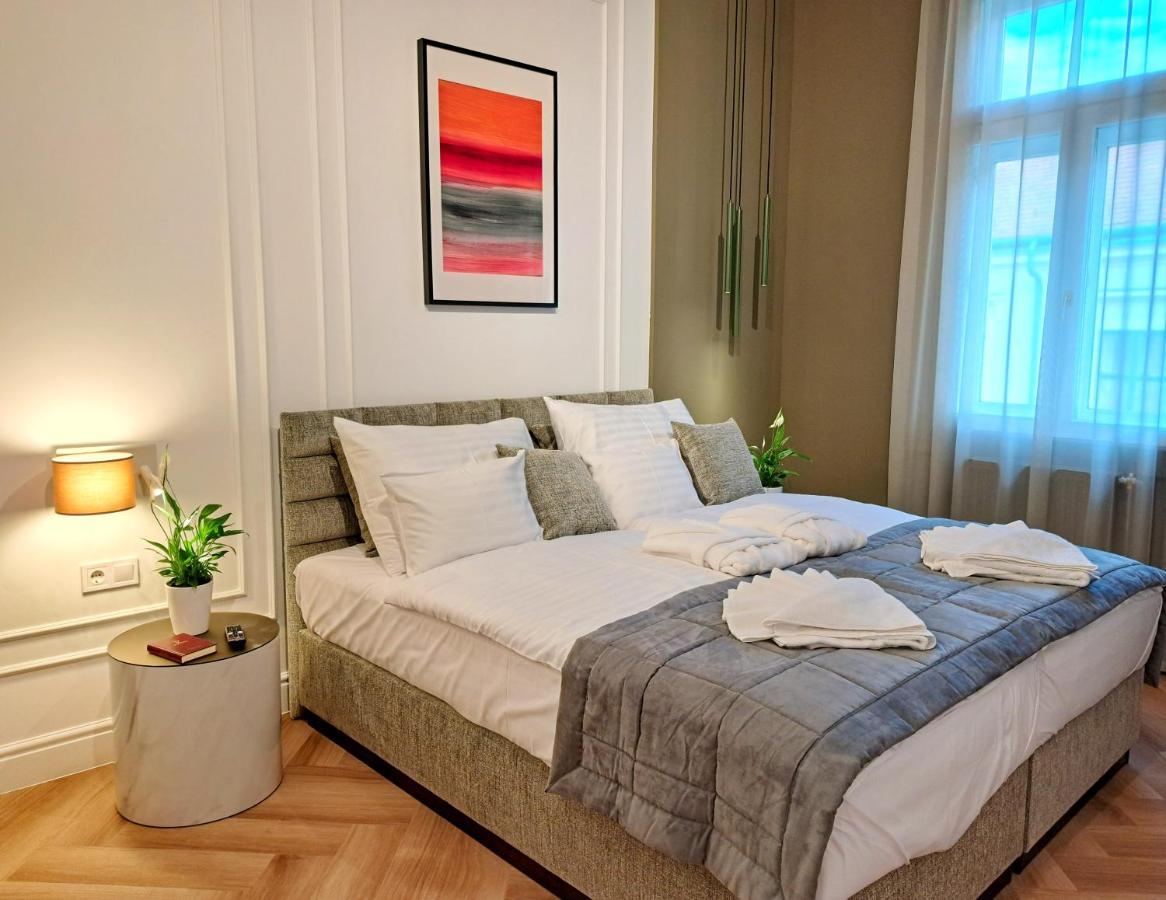 Hotel Domus Collis Дьор Екстериор снимка