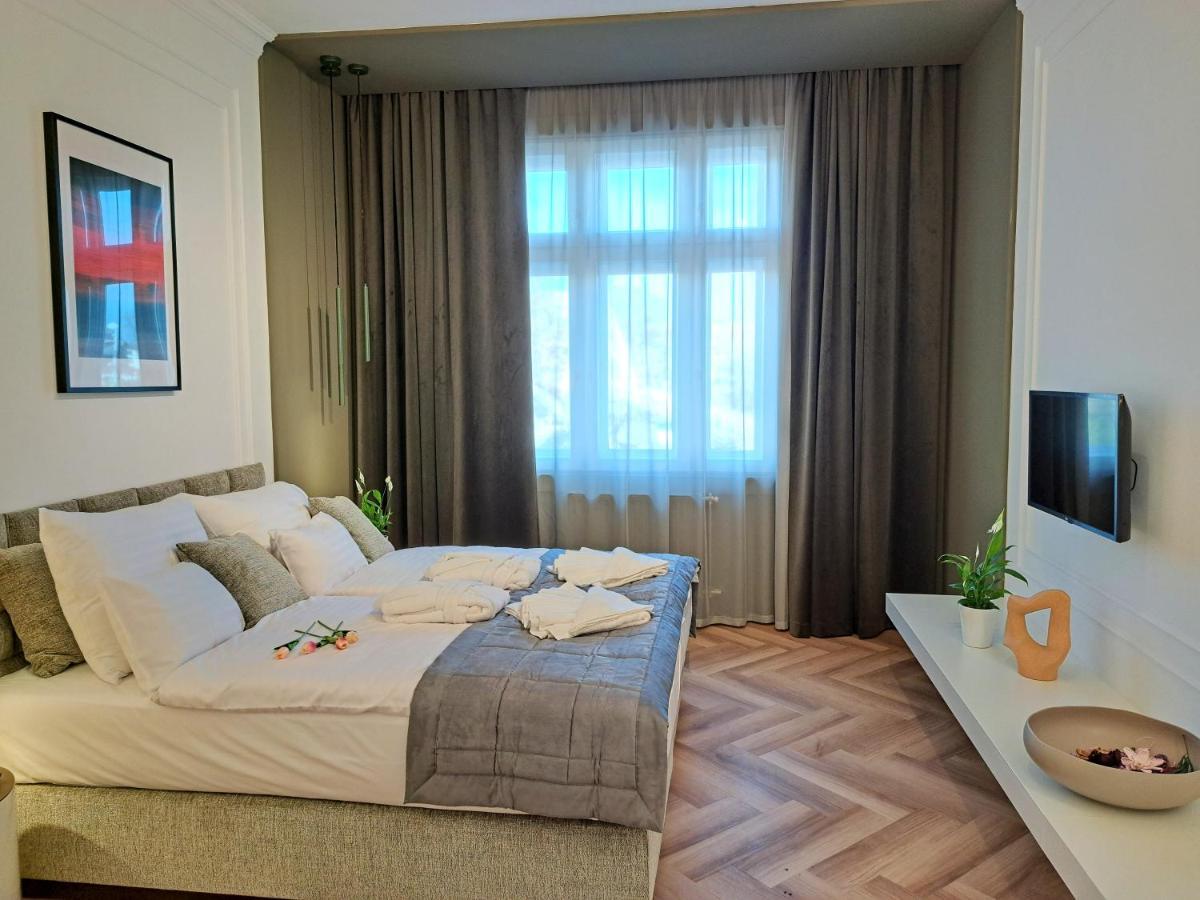 Hotel Domus Collis Дьор Екстериор снимка