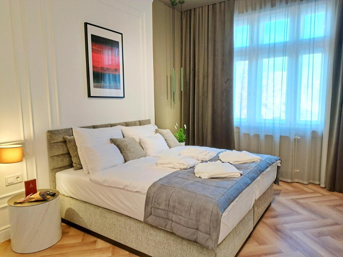 Hotel Domus Collis Дьор Екстериор снимка
