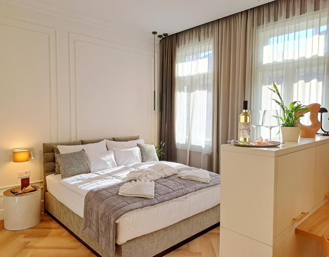 Hotel Domus Collis Дьор Екстериор снимка